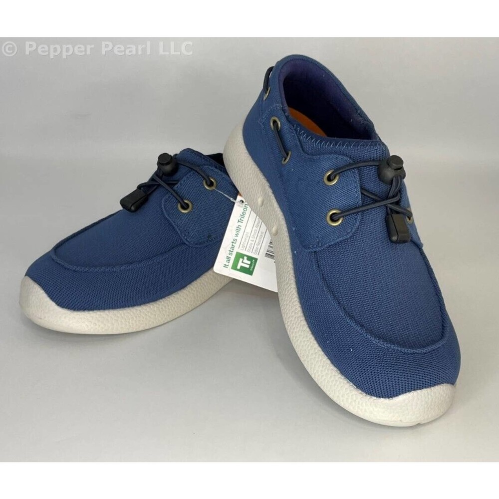 Women's Speed-Lace Deck Shoe Blue Size 8 Water and Slip Resistant